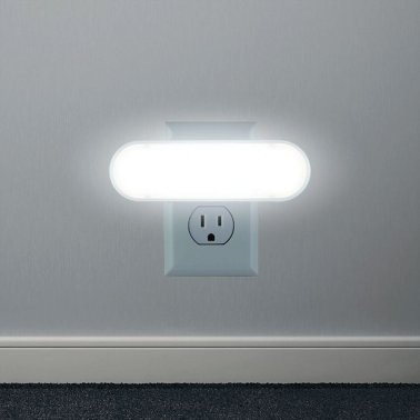 GE® Tri-Switch Super-Bright 100-Lumen LED Night-Light