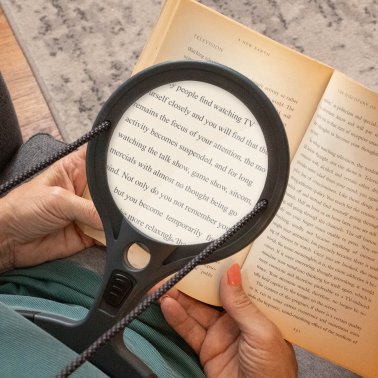 CARSON® Lumé Lighted Acrylic Lens LED Magnifier